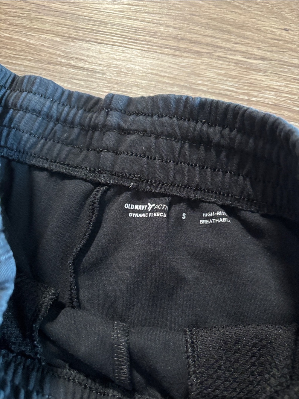 Old Navy Black Women's Athletic Shorts with Zipper Pockets - Picture 5 of 5
